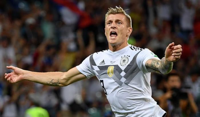 Kroos salva i campioni del mondo al 95': Germania - Svezia 2-1
