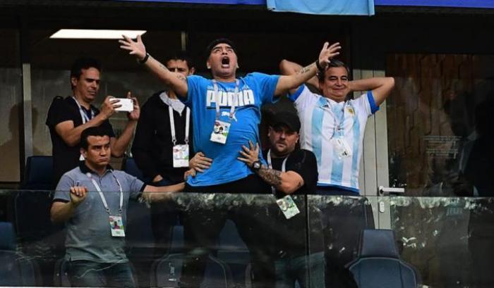 Dopo l'eliminazione dell'Argentina Maradona si candida come ct della Seleccion