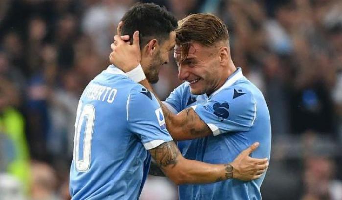 Serie A, i risultati del pomeriggio: Lazio a valanga, mezzo passo falso di Milan e Atalanta