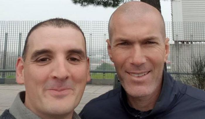 Zidane tampona una macchina: l'automobilista gli chiede un selfie