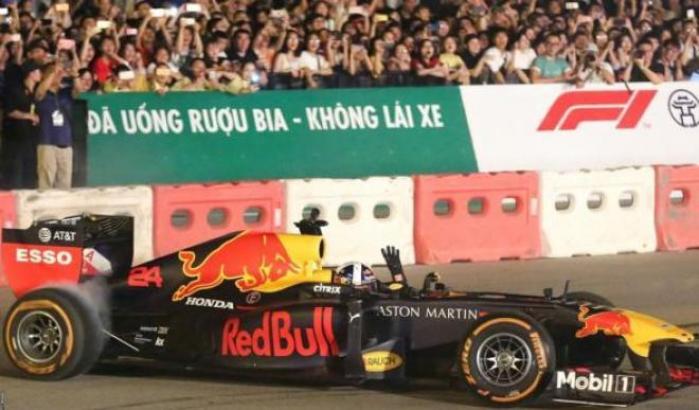 Gp del Vietnam, la F1 assicura: "Si correrà nonostante il coronavirus"