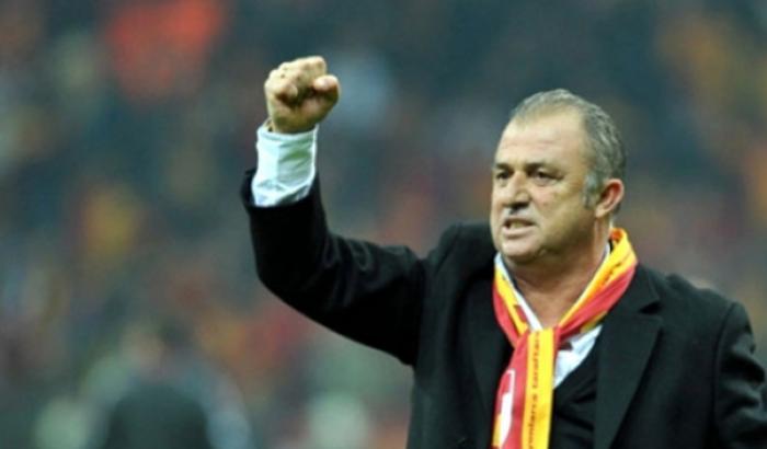 L’ex calciatore turco e attuale allenatore del Galatasaray, Fatih Terim, è guarito dal Covid-19