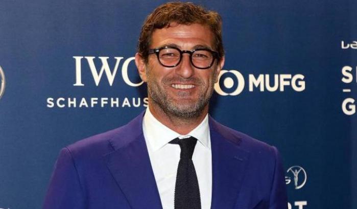 Ferrara e Cannavaro mettono all'asta per beneficienza una maglia di Maradona