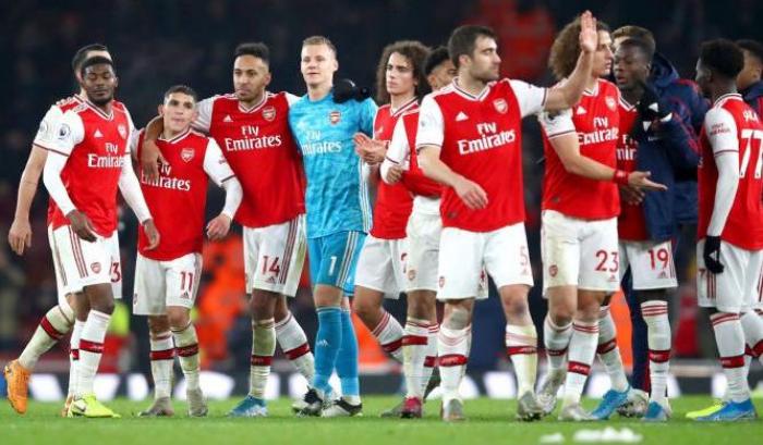 Arsenal: giocatori e staff si riducono lo stipendio