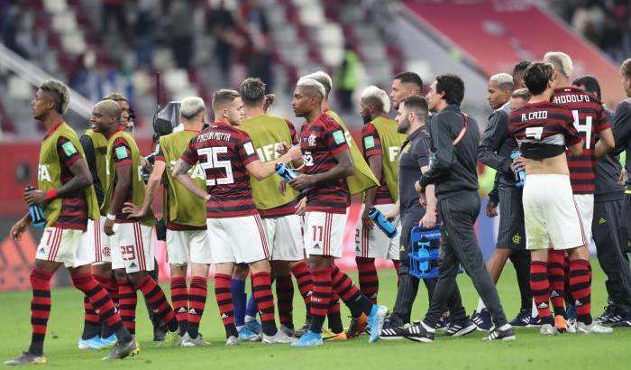 Brasile, trovati 38 positivi nel Flamengo: tre sono calciatori