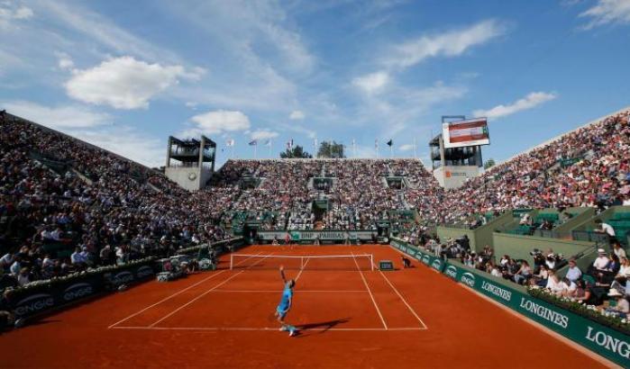 Il Roland Garros torna a settembre: non si giocherà a porte chiuse