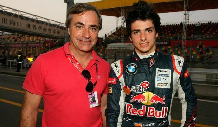 Carlos Sainz: "Mio figlio prossimo pilota della Ferrari? Presto ci saranno novità"