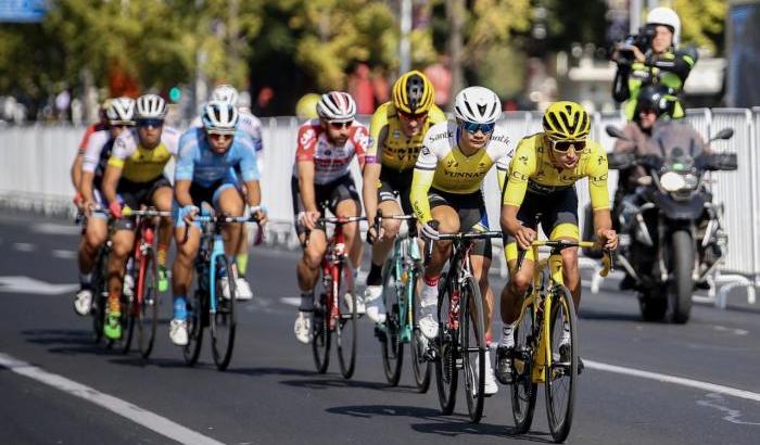 Tour de France: Martinez vince la 13/a tappa, secondo Lennard Kamna