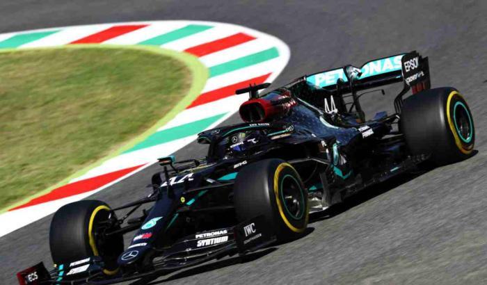 F1, Gp del Mugello: Hamilton partirà dalla pole position, Leclerc è quinto