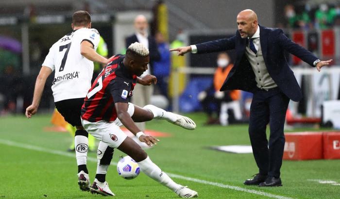 Milan-Spezia 3-0: Leao ed Hernandez lanciano i rossoneri primi in classifica