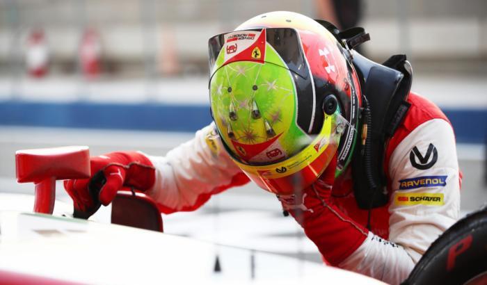 Mick Schumacher, il figlio del grande Michael, vince il campionato di Formula 2