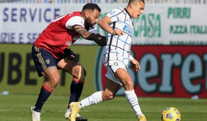 L’Inter scaccia i fantasmi a Cagliari: 3-1 in rimonta alla Sardegna Arena