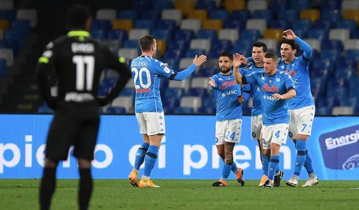 Il Napoli domina, lo Spezia si sveglia tardi. Gli azzurri vincono 4-2 e passano in semifinale