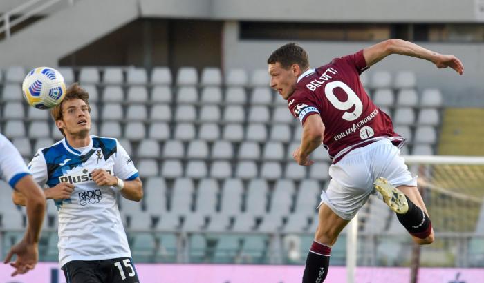 L'Atalanta butta via tre punti: da 3-0 a 3-3 con il Toro. Colpo Spezia a Sassuolo