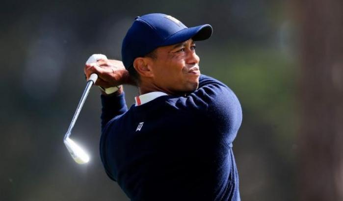 Grave incidente per Tiger Woods: ricoverato con fratture multiple alle gambe