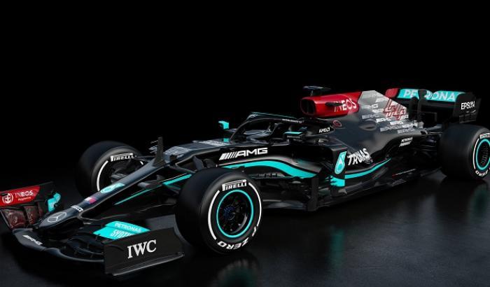 La Mercedes si presenta con una nuova veste, l' esultanza di Hamilton
