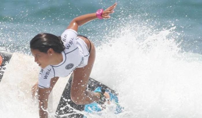 Uccisa da un fulmine mentre si allenava la promessa del surf Kathy Diaz