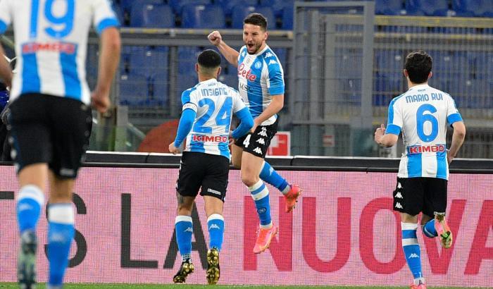 Roma-Napoli 0-2, doppietta di Mertens e giallorossi scavalcati in classifica
