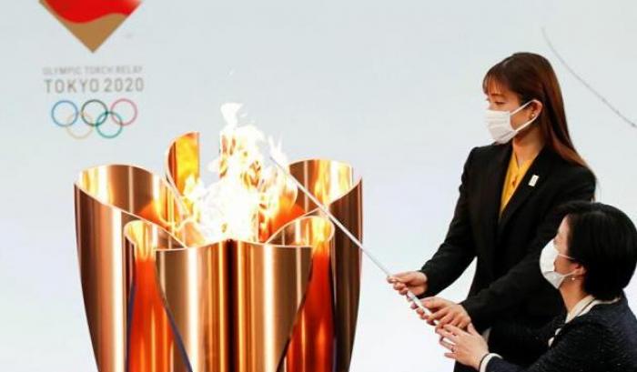 La staffetta della fiamma olimpica di Tokyo 2020 parte dal luogo simbolo di Fukushima