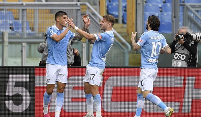 La Lazio soffre, ma vince 4-3 e trova altri tre punti fondamentali contro un Genoa mai arrendevole