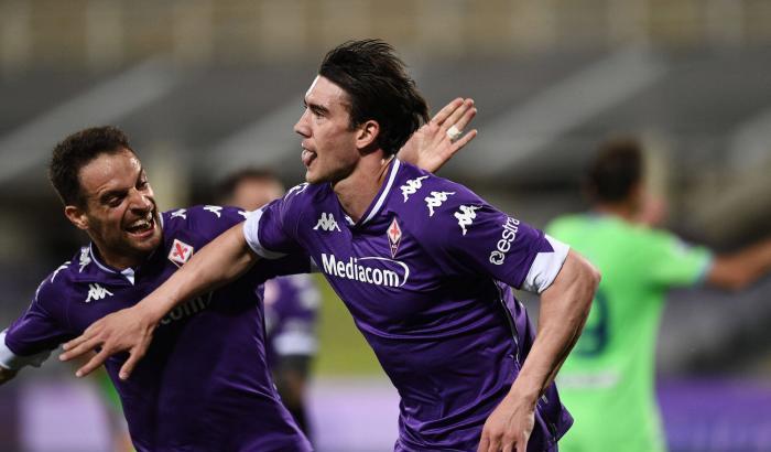 Fiorentina-Lazio 2-0: i biancocelesti si allontanano dalla Champions. Vlahovic trascina i Viola verso la salvezza
