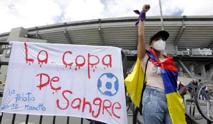 Dopo la Colombia anche l’Argentina rinuncia alla Coppa America: troppi contagi e sommosse popolari