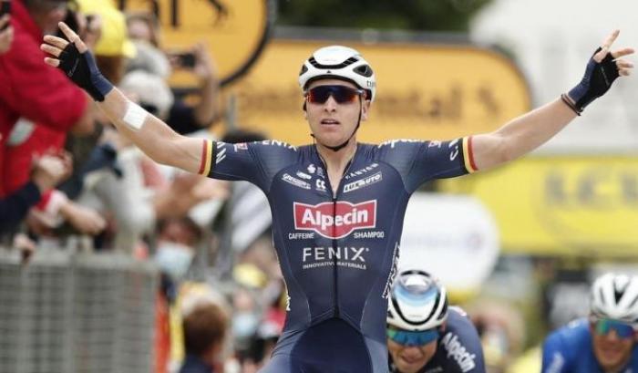 La terza tappa del Tour de France va a Merlier, la Maglia Gialla resta di Van Der Poel