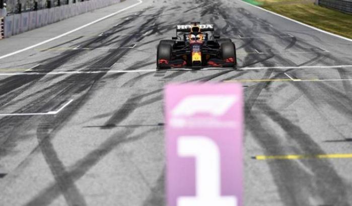 In Austria domina ancora Verstappen, Hamilton giù dal podio. Le Ferrari in quinta e ottava posizione
