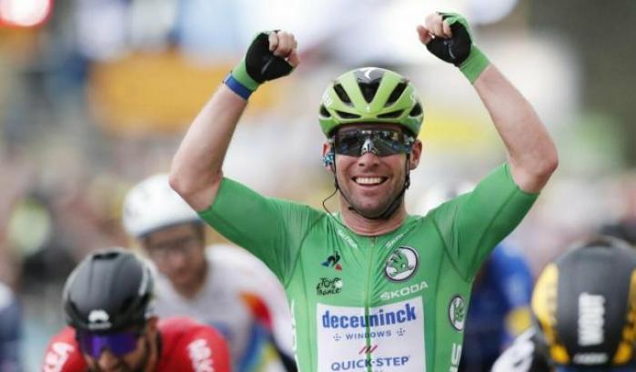 Cavendish fa tris sulle strade del Tour e mette nel mirino Merckx. Classifica generale invariata