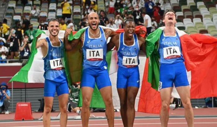 Italia 4x100 nella leggenda: Patta, Jacobs, Desalu e Tortu medaglia d'oro nella staffetta