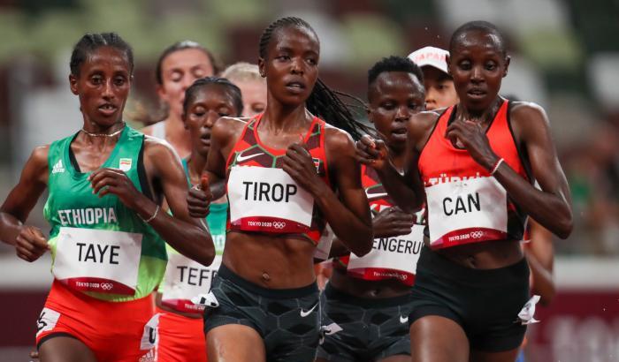 Femminicidio nel mondo dello sport: l'atleta del Kenia Tirop uccisa a coltellate dal marito