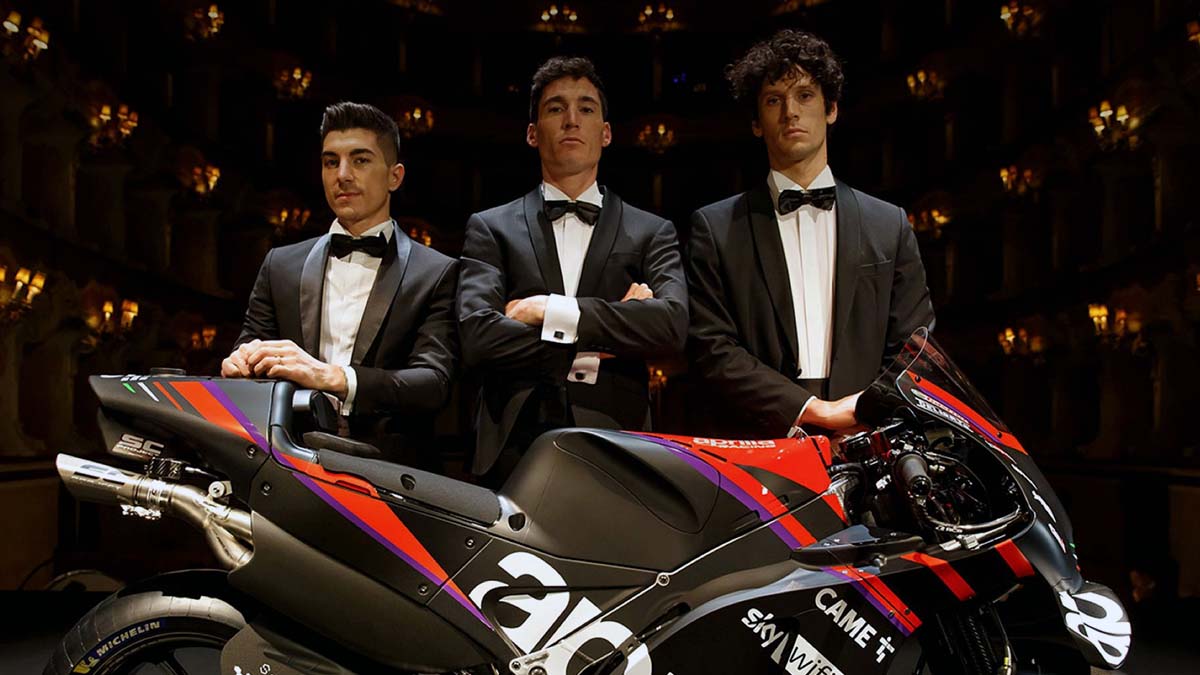 Aprilia, Espargaro e Vinales presentano la nuova moto: "Pronti per il mondiale"